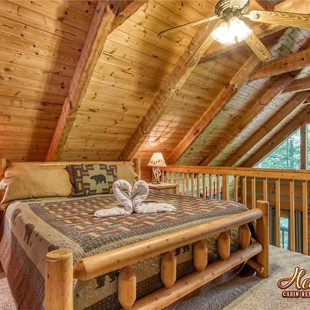 Cozy Mountain Hideaway Villa แกตลิงเบิร์ก ห้อง รูปภาพ