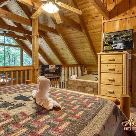 Cozy Mountain Hideaway Villa แกตลิงเบิร์ก ห้อง รูปภาพ
