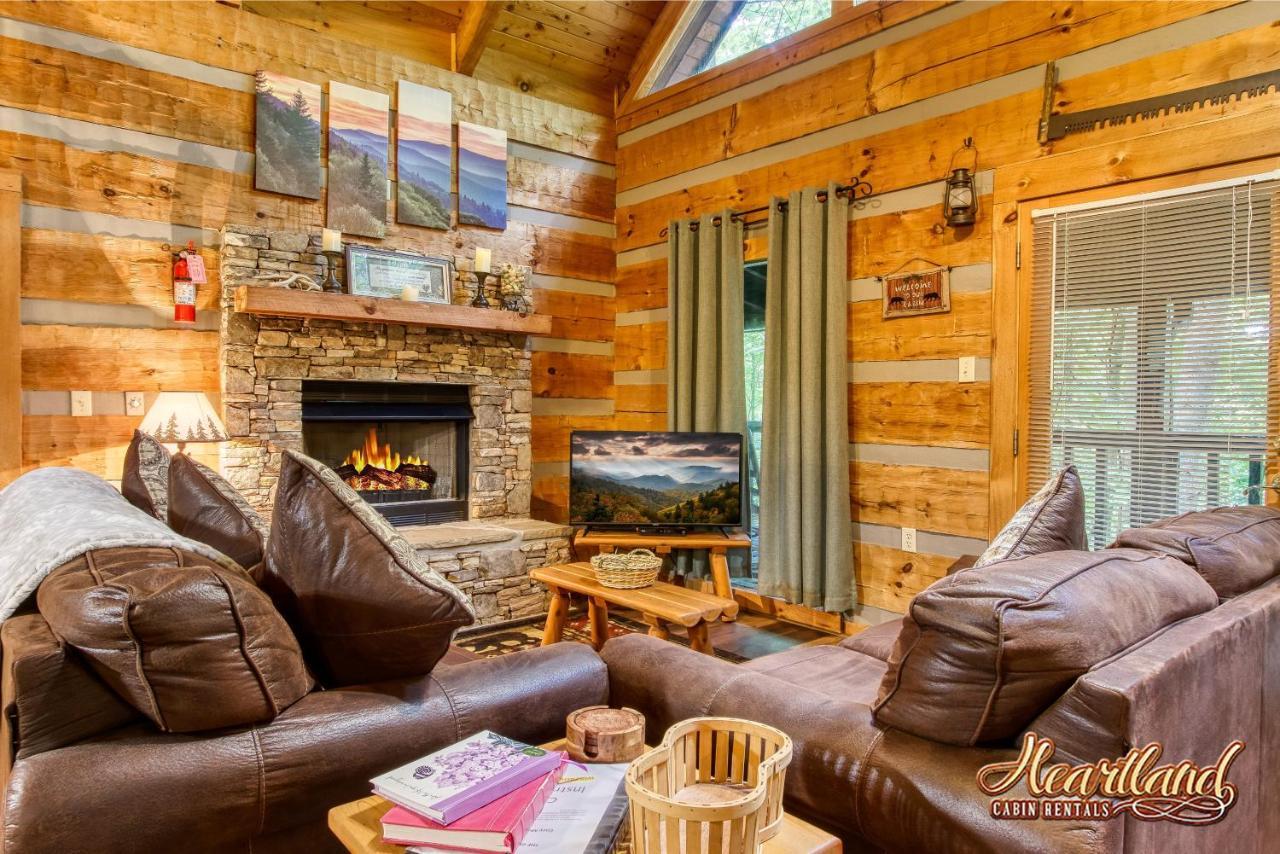 Cozy Mountain Hideaway Villa แกตลิงเบิร์ก ภายนอก รูปภาพ