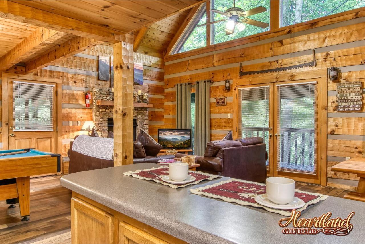 Cozy Mountain Hideaway Villa แกตลิงเบิร์ก ภายนอก รูปภาพ