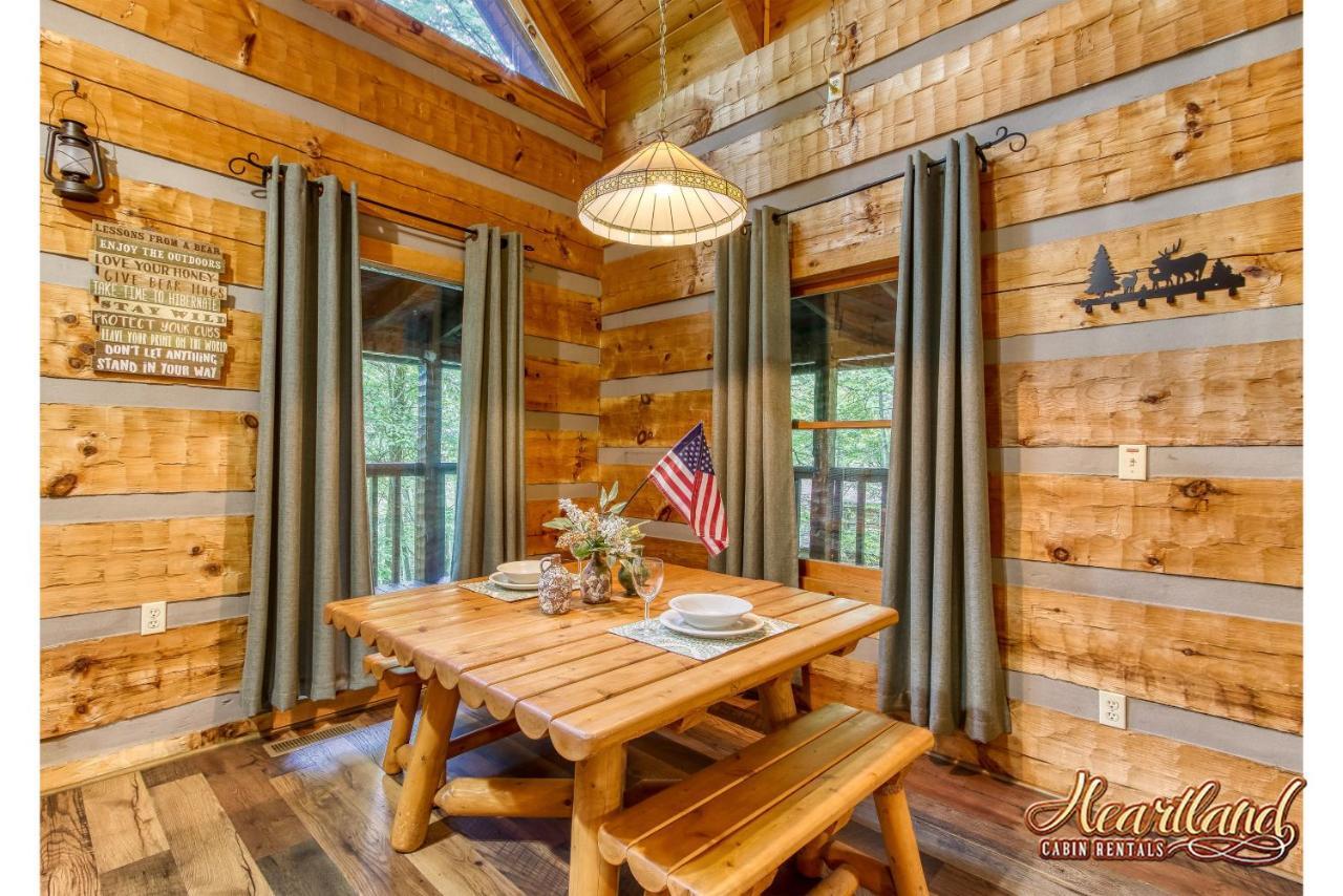 Cozy Mountain Hideaway Villa แกตลิงเบิร์ก ภายนอก รูปภาพ