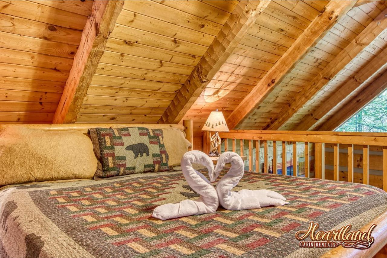 Cozy Mountain Hideaway Villa แกตลิงเบิร์ก ภายนอก รูปภาพ