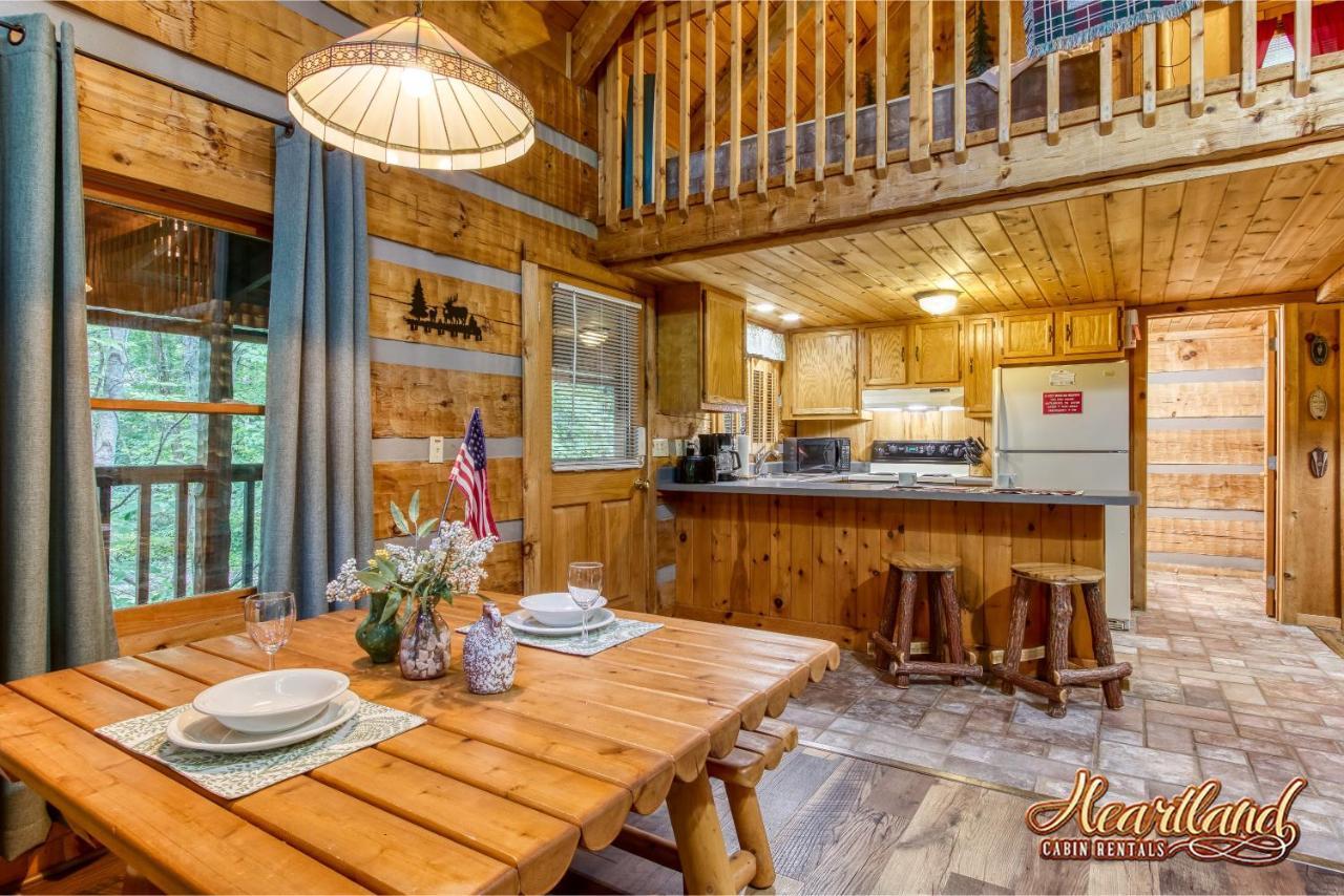 Cozy Mountain Hideaway Villa แกตลิงเบิร์ก ภายนอก รูปภาพ