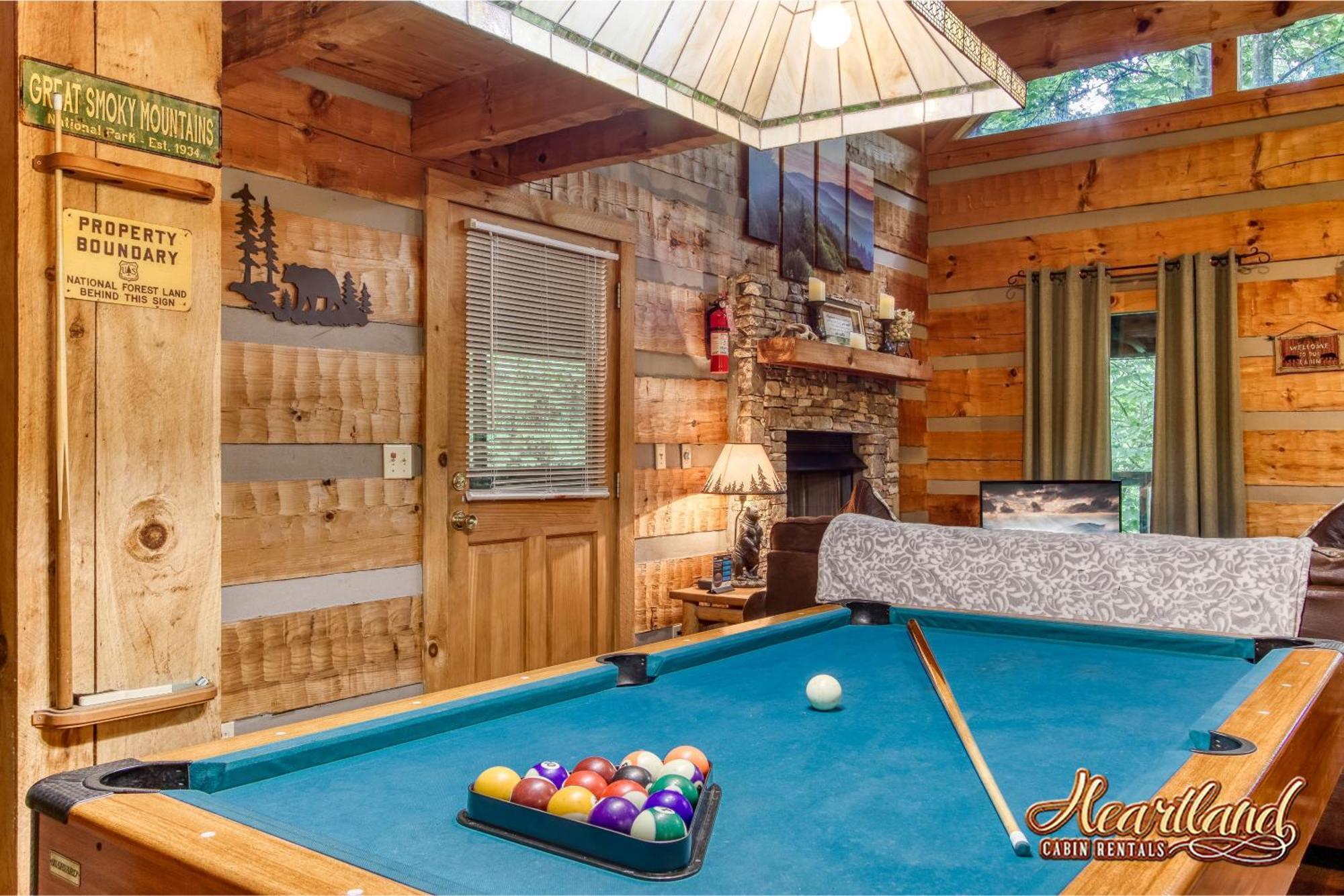 Cozy Mountain Hideaway Villa แกตลิงเบิร์ก ภายนอก รูปภาพ